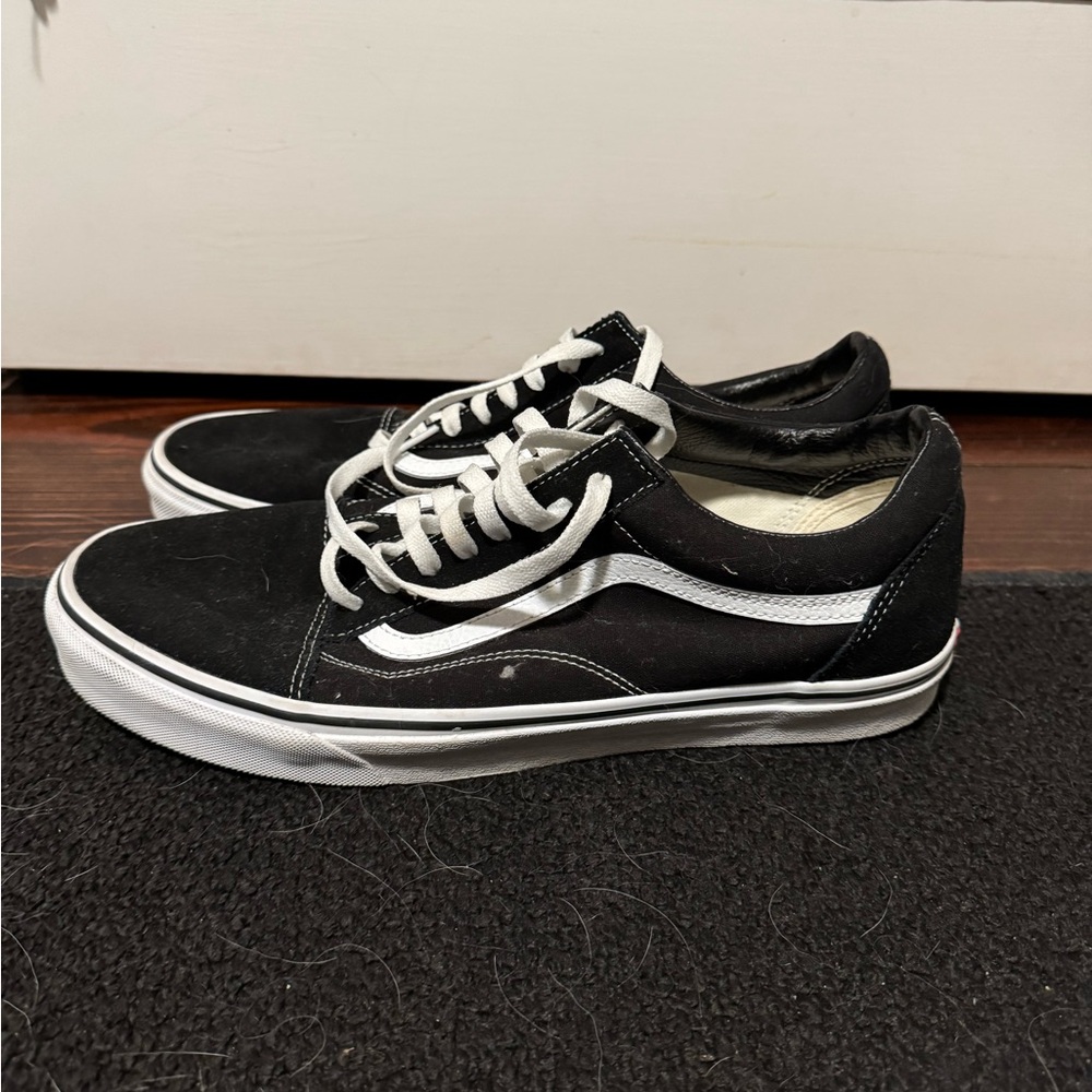 Vans Men's Classic Black and White Sneakers